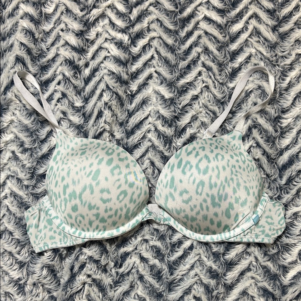 Victoria’s Secret Mint Leopard Print T-Shirt Bra - Push Up